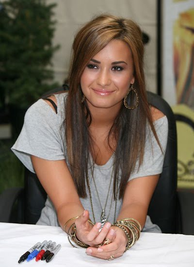 demi_lovato_hair_2010