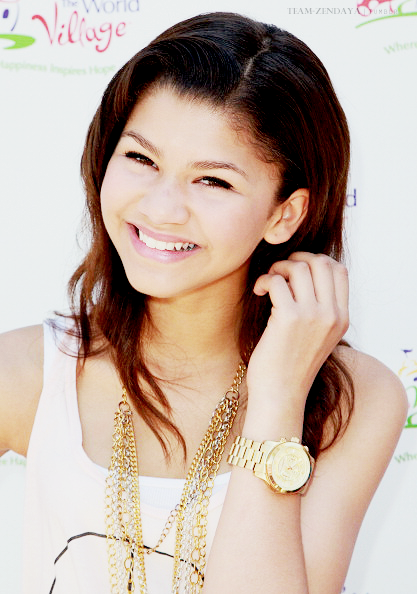 Beautiful-Daya-zendaya-27868212-417-594