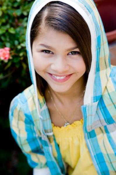 Headshots-And-Modeling-zendaya-coleman-18939797-398-600