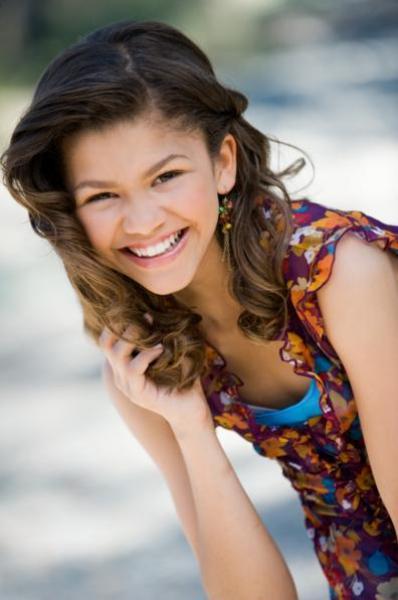 Headshots-And-Modeling-zendaya-coleman-18939806-398-600