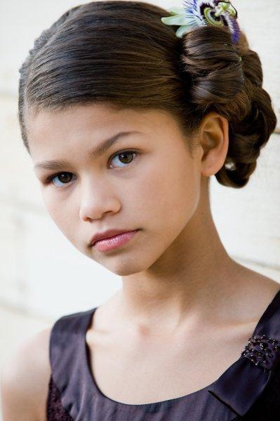 Headshots-And-Modeling-zendaya-coleman-18939819-399-600