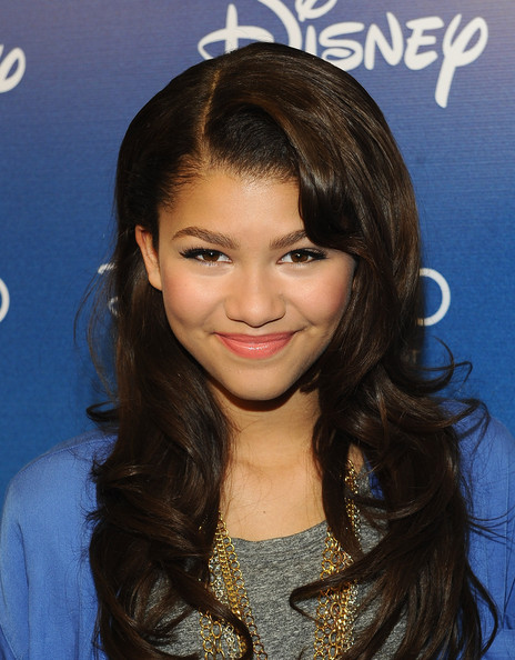 Zendaya+Coleman+Long+Hairstyles+Long+Wavy+VXnSF6jiJObl