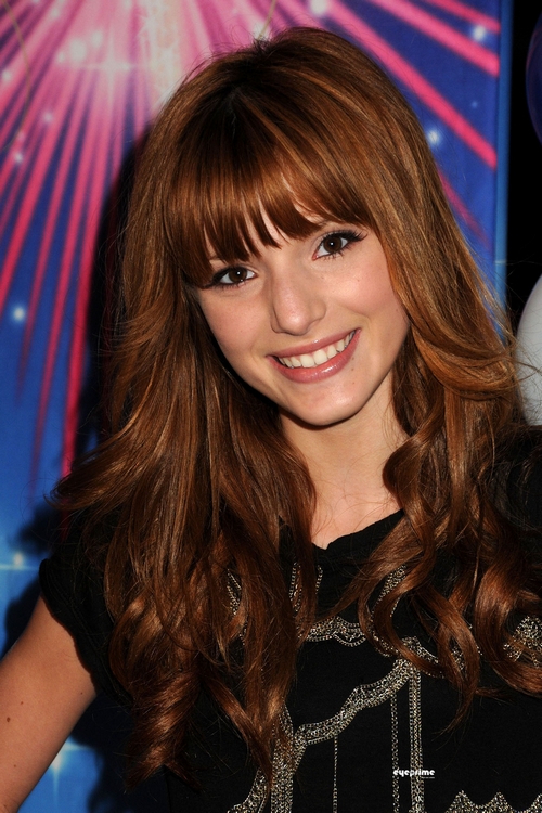 bella thorne-disney on ice-003